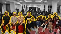 Subkultur pop Jepang kini tidak lagi sekadar menjadi tontonan layar kaca di wilayah perbatasan utara Indonesia. Di Kota Tarakan, Kalimantan Utara, sekelompok anak muda yang tergabung dalam komunitas Creahigh mulai berani mengekspresikan diri dengan mereplikasi karakter-karakter anime favorit mereka ke ruang publik. Namun, dibalik riasan wajah yang tebal dan pakaian yang penuh warna, mereka tetap harus berhadapan dengan tembok tebal berupa stigma negatif dan minimnya ruang ekspresi yang aman.
